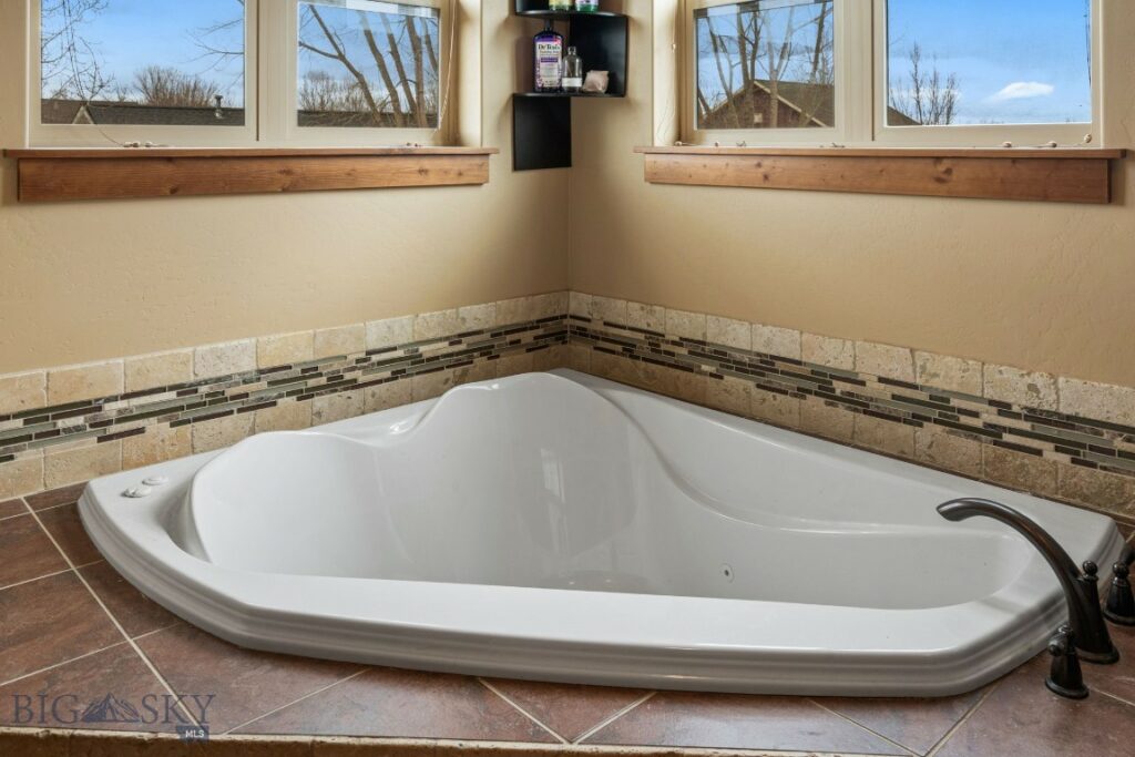 1035 Springbrook Ave, Bozeman MT 59718