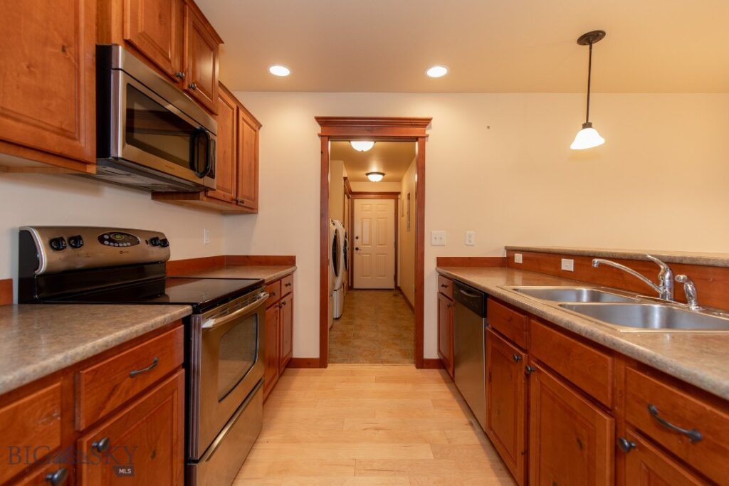 1095 Cottonwood Road, Bozeman MT 59718