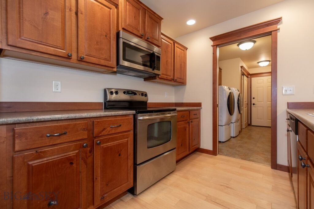 1095 Cottonwood Road, Bozeman MT 59718