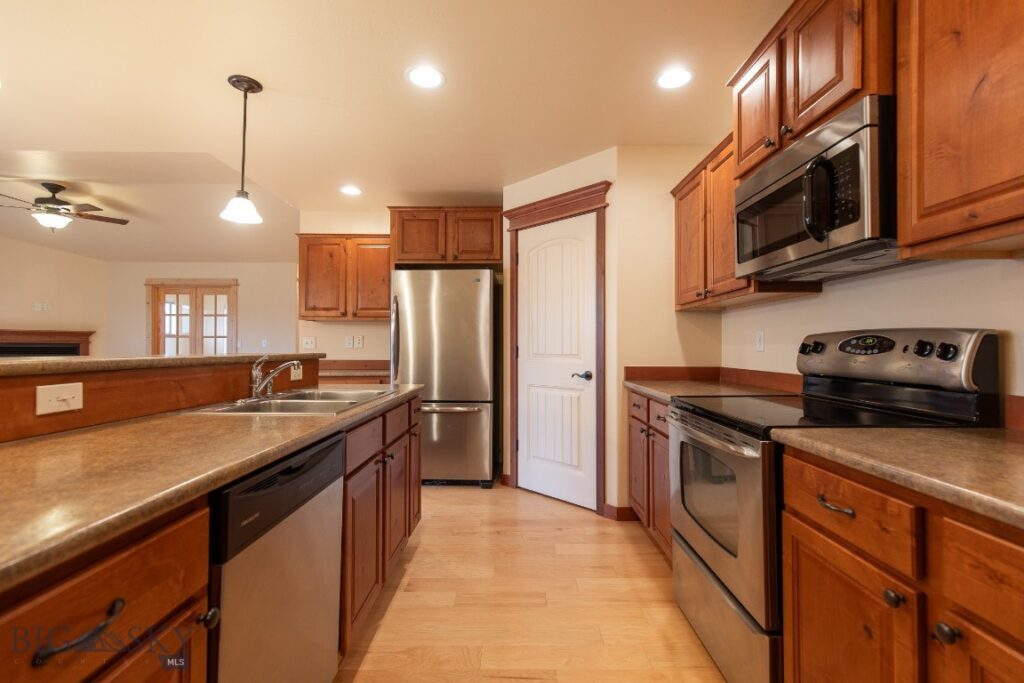 1095 Cottonwood Road, Bozeman MT 59718