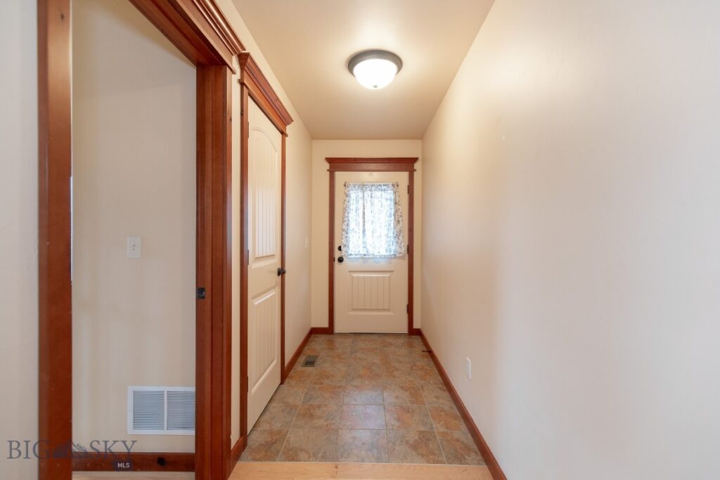 1095 Cottonwood Road, Bozeman MT 59718