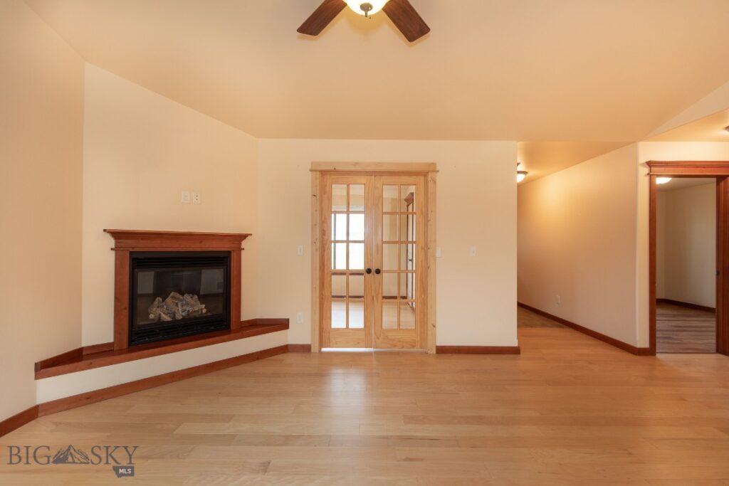 1095 Cottonwood Road, Bozeman MT 59718