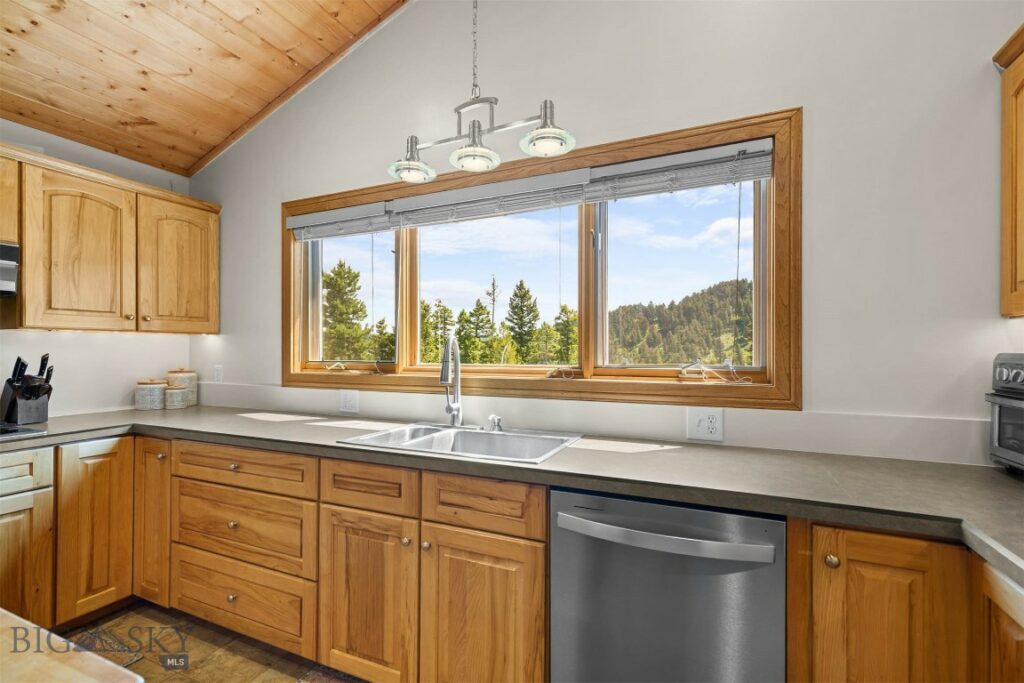 1099 Winchester, Bozeman MT 59715
