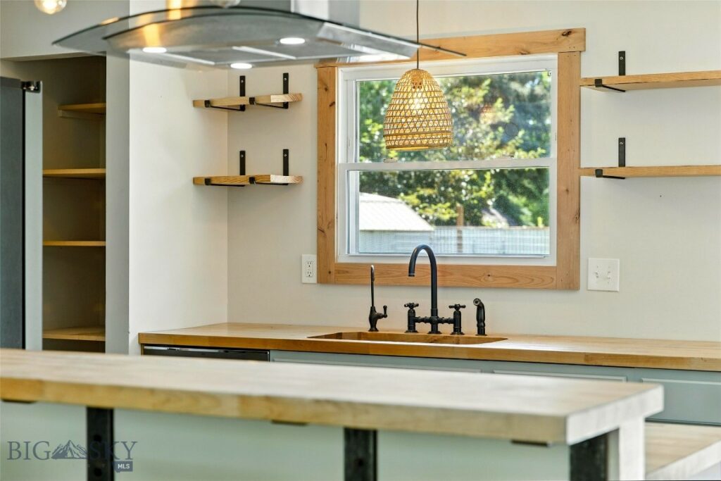 11 N Yellowstone Avenue, Bozeman MT 59718