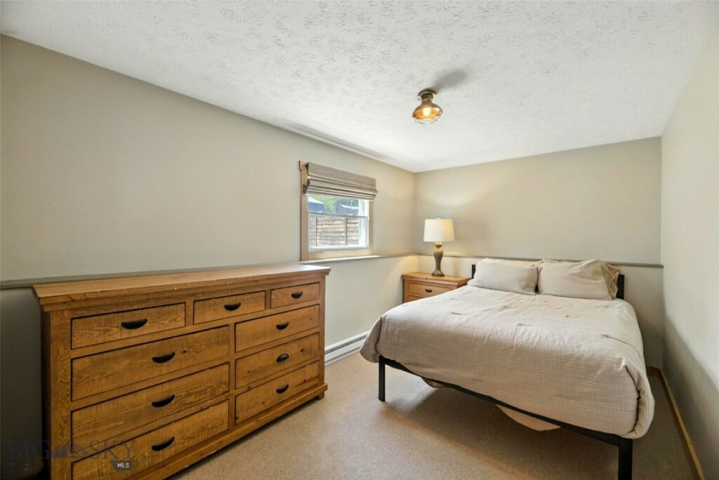 11 N Yellowstone Avenue, Bozeman MT 59718