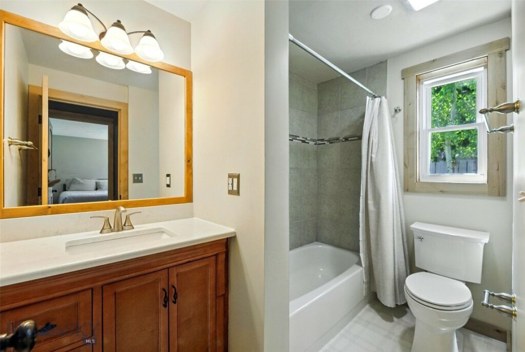 11 N Yellowstone Avenue, Bozeman MT 59718
