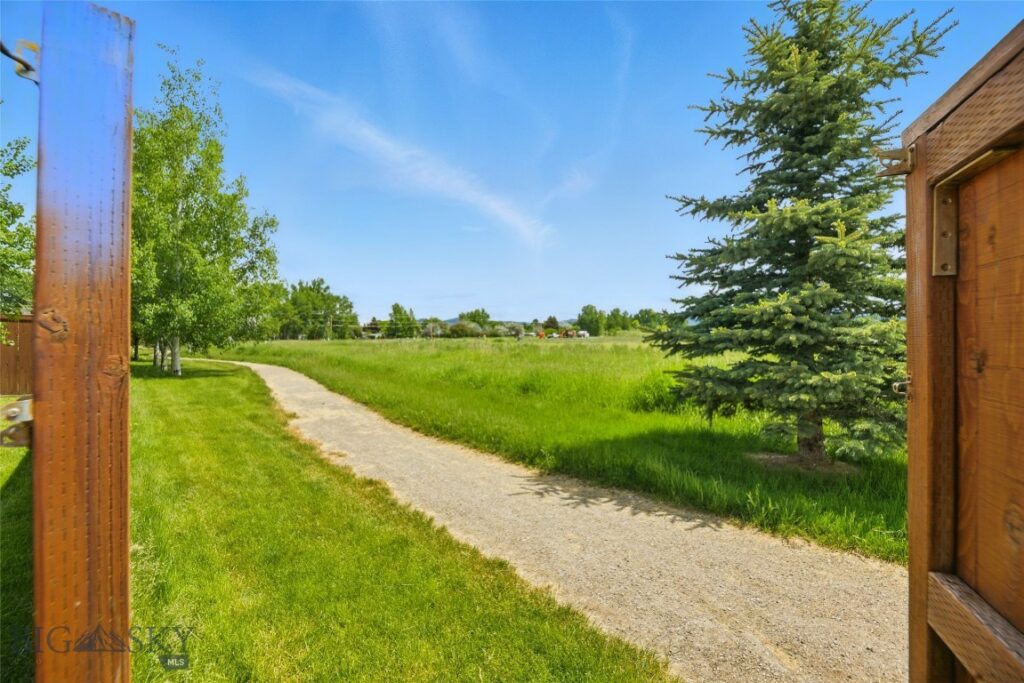 110 Ramshorn Peak Ln, Bozeman MT 59718