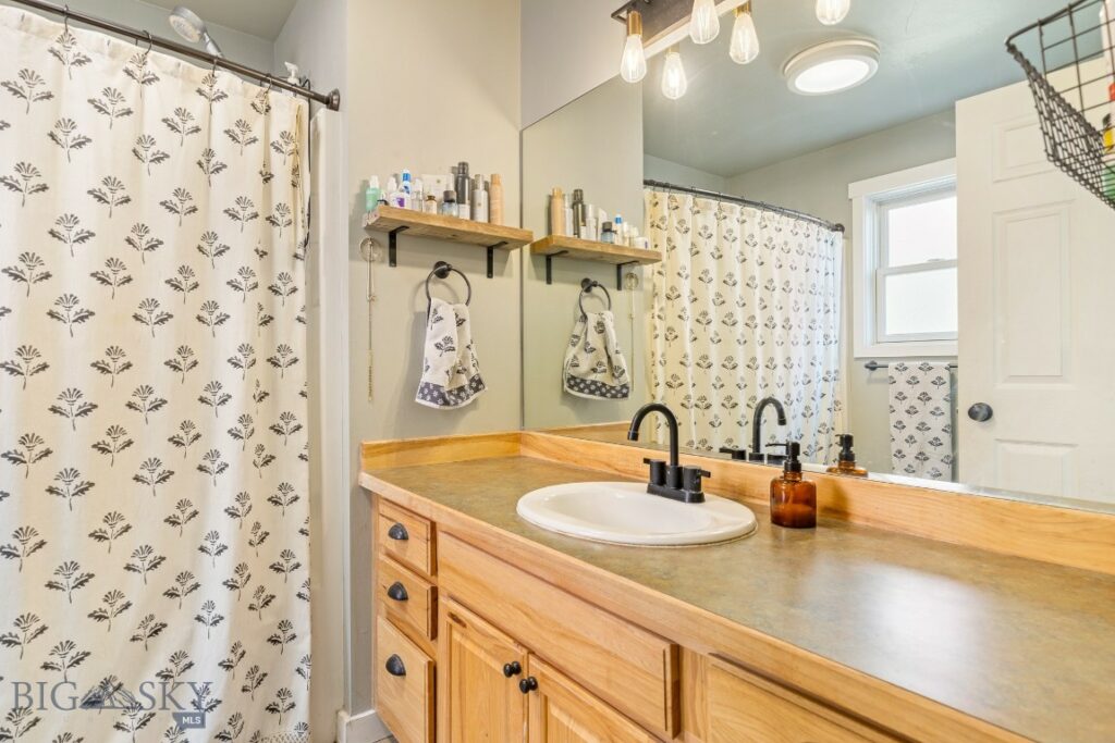 1141 Pin Avenue, Bozeman MT 59718