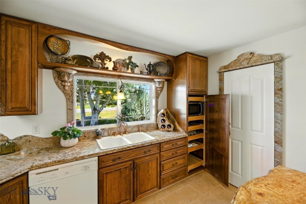 12 Pathfinder Trail, Bozeman MT 59718