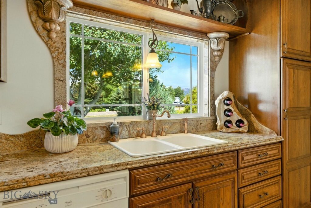 12 Pathfinder Trail, Bozeman MT 59718