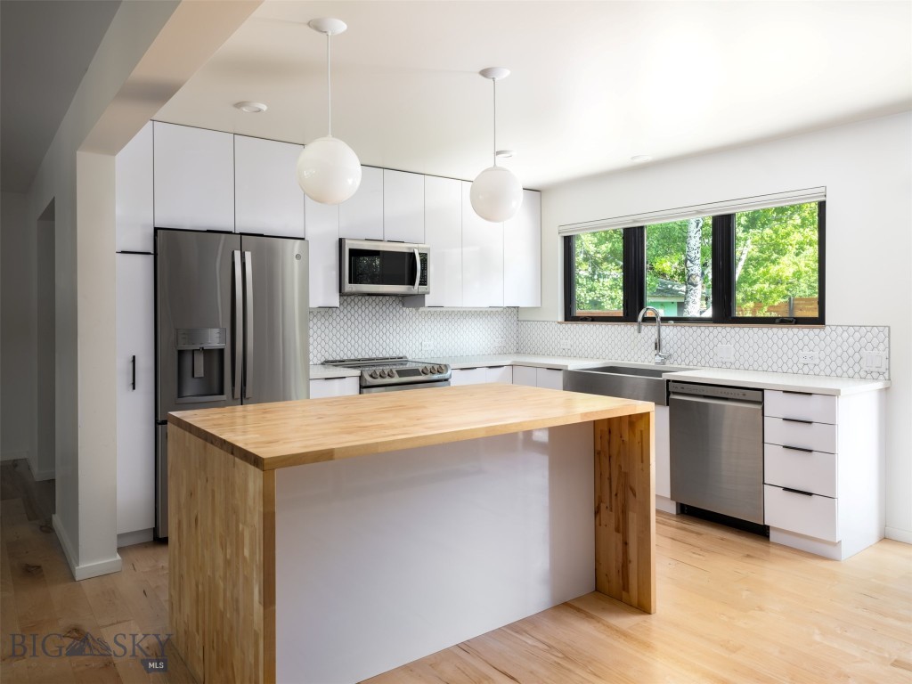 1206 N Cedarview Drive, Bozeman MT 59715
