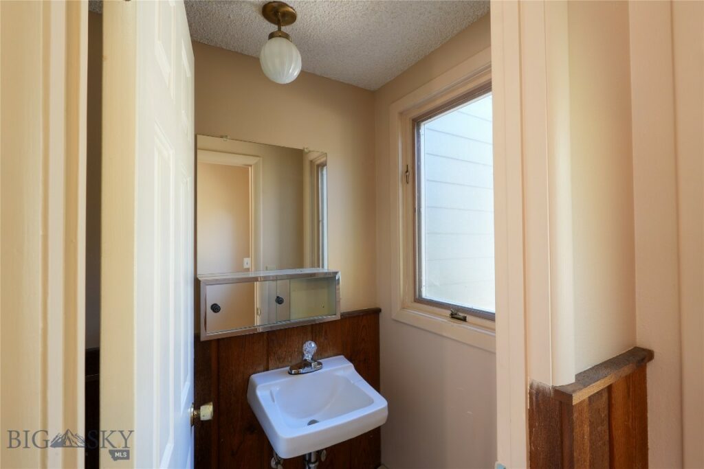 122 S 15th Avenue, Bozeman MT 59715