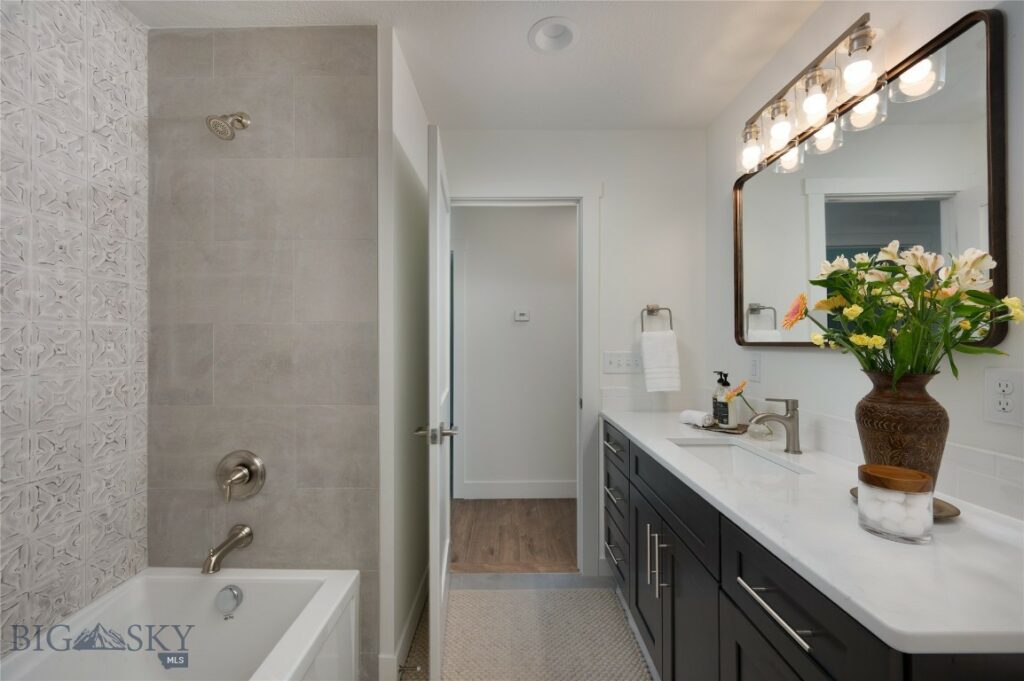 1233 N 8th Avenue, Bozeman MT 59715