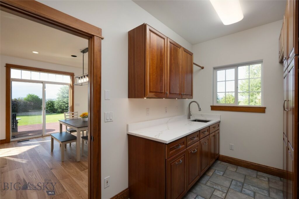 135 Hyalite View, Bozeman MT 59718
