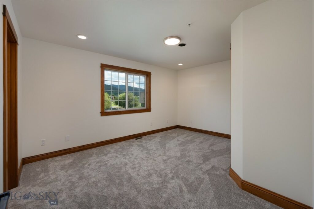 135 Hyalite View, Bozeman MT 59718