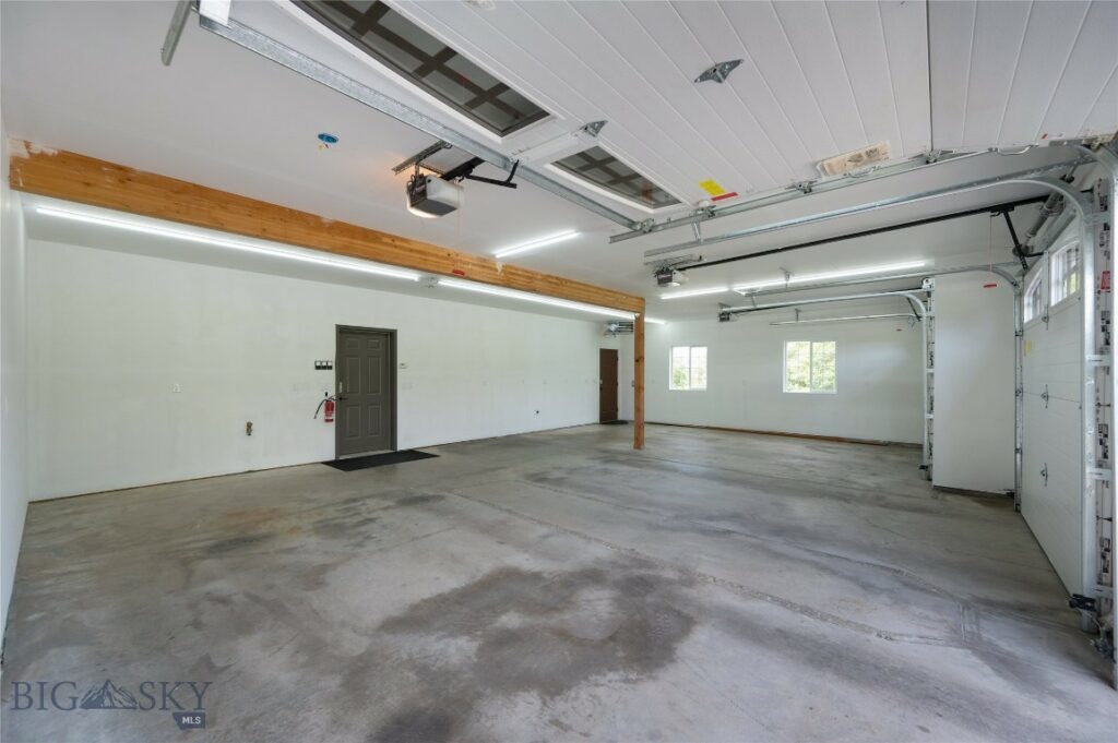 135 Hyalite View, Bozeman MT 59718