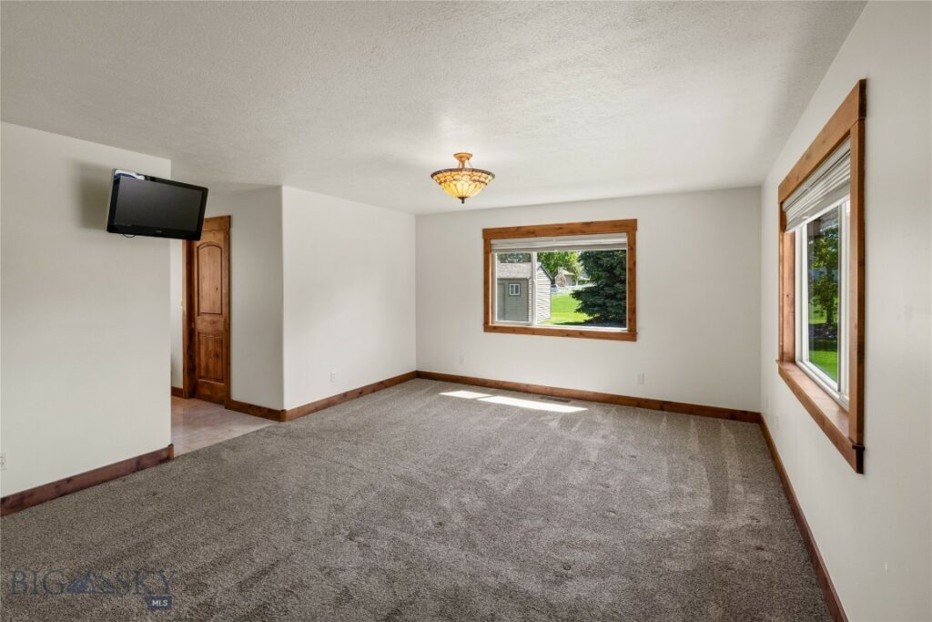 14 Candlelight Drive, Bozeman MT 59718