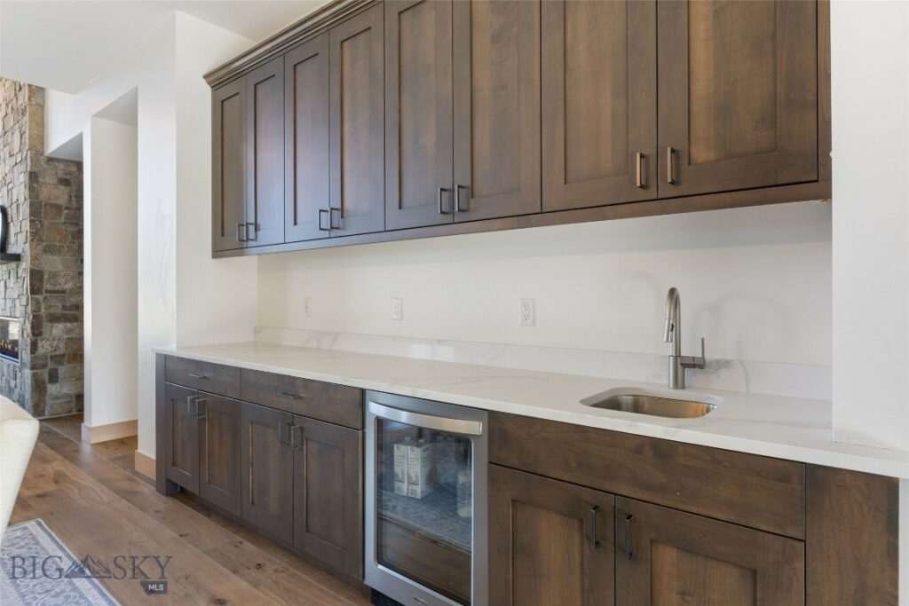 16 Defender Lane, Bozeman MT 59718