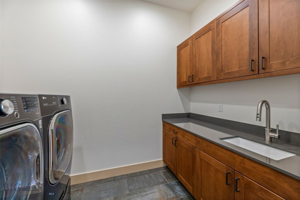 16 Defender Lane, Bozeman MT 59718