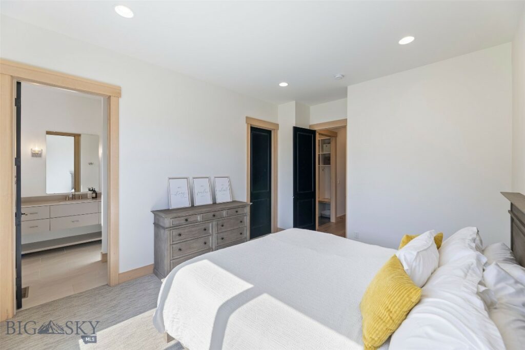 16 Defender Lane, Bozeman MT 59718