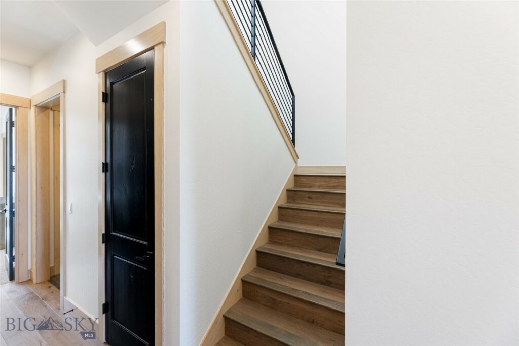 16 Defender Lane, Bozeman MT 59718