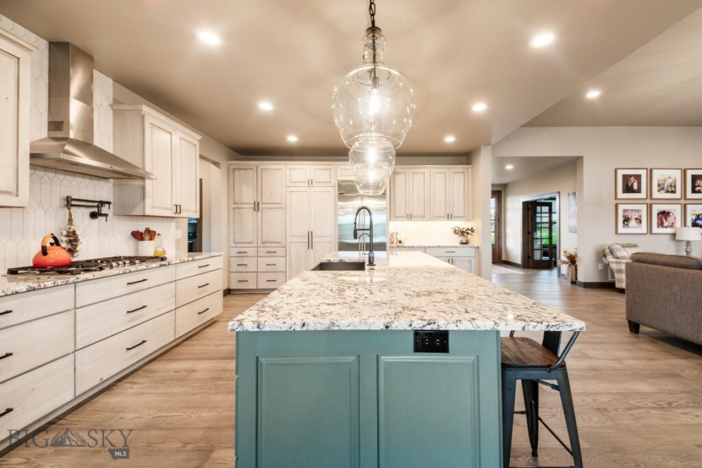 16 Tight Loop Drive, Bozeman MT 59718