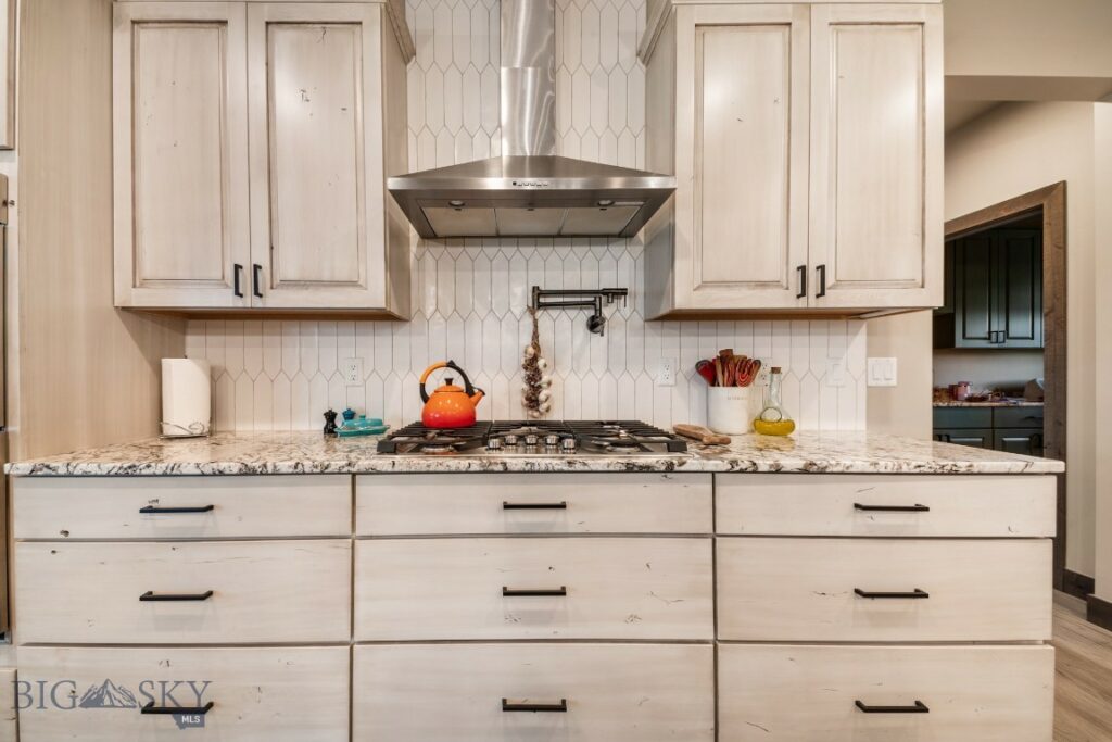 16 Tight Loop Drive, Bozeman MT 59718