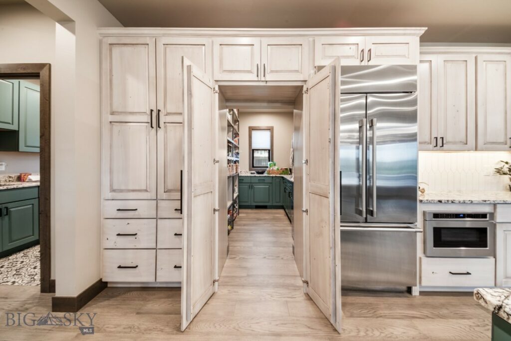 16 Tight Loop Drive, Bozeman MT 59718