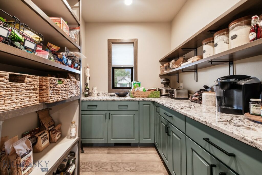 16 Tight Loop Drive, Bozeman MT 59718