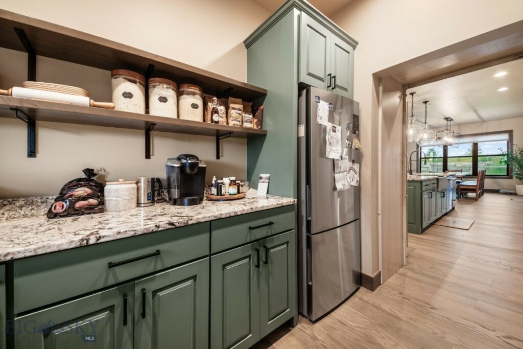 16 Tight Loop Drive, Bozeman MT 59718
