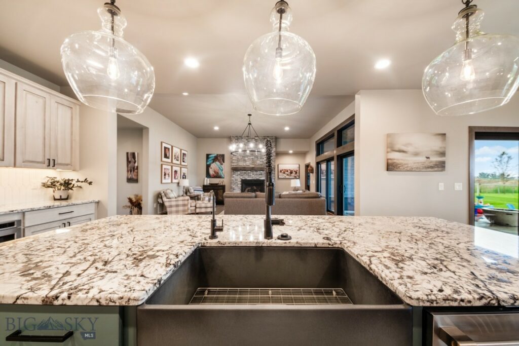16 Tight Loop Drive, Bozeman MT 59718