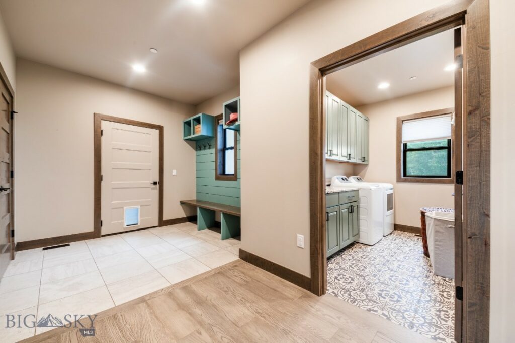 16 Tight Loop Drive, Bozeman MT 59718