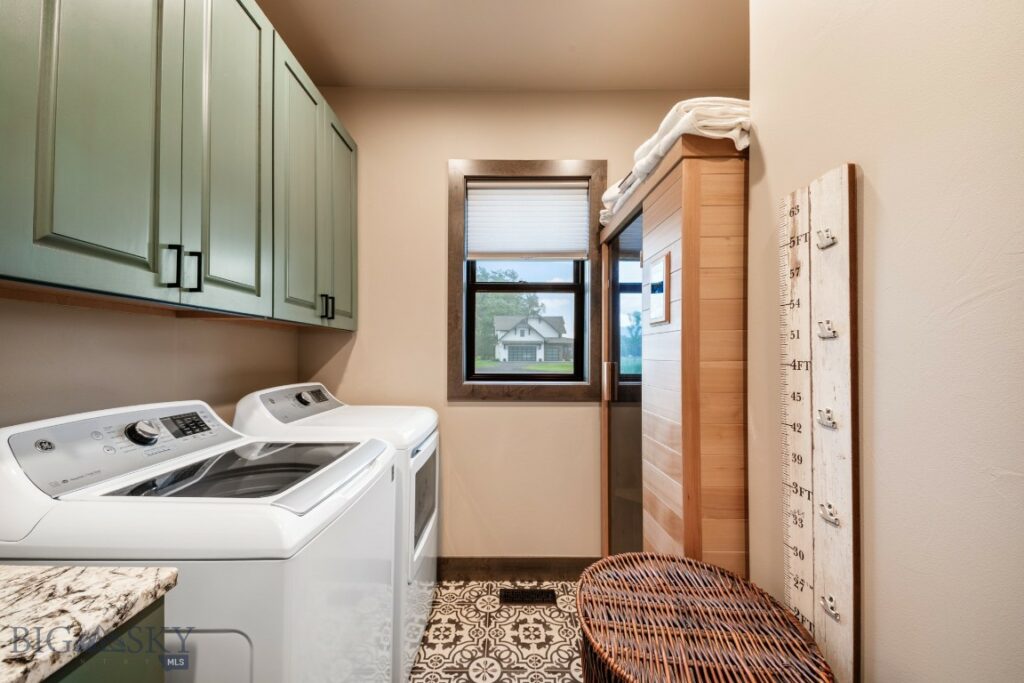 16 Tight Loop Drive, Bozeman MT 59718