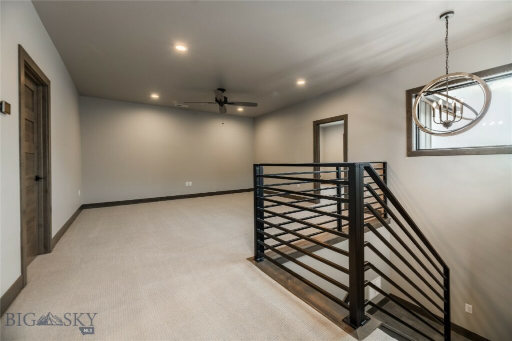 16 Tight Loop Drive, Bozeman MT 59718