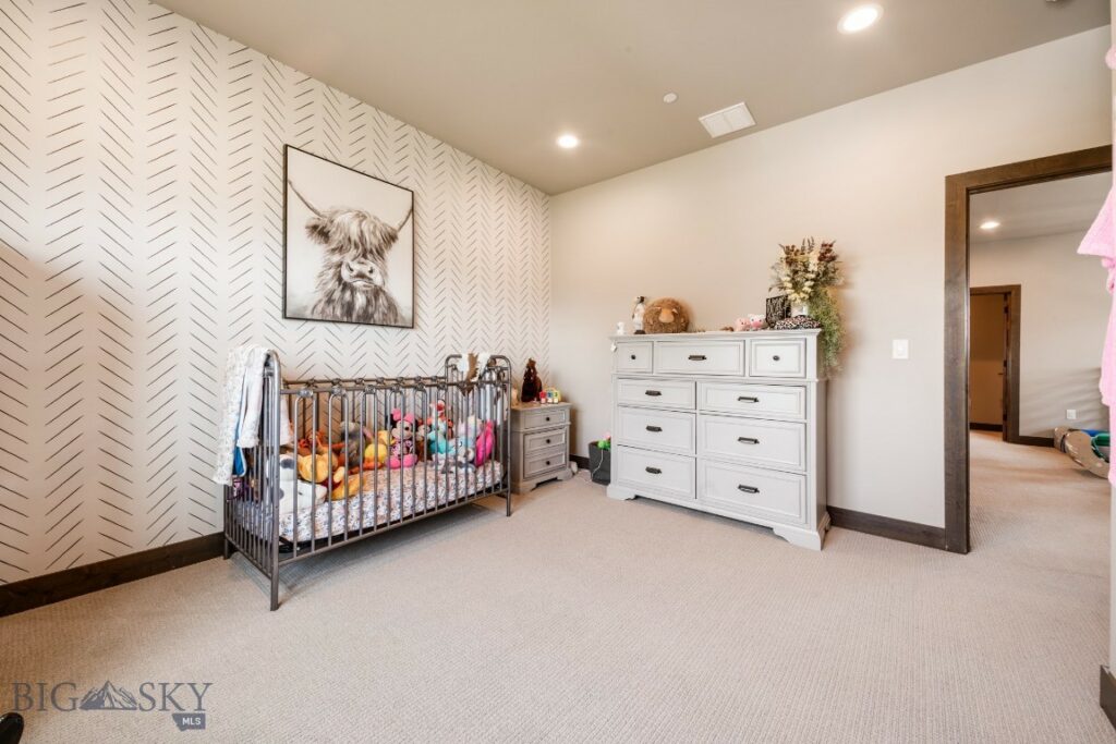 16 Tight Loop Drive, Bozeman MT 59718