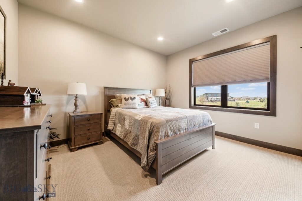 16 Tight Loop Drive, Bozeman MT 59718