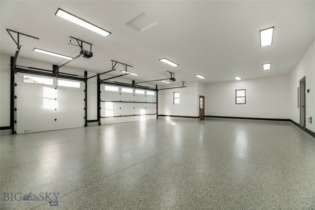 16 Tight Loop Drive, Bozeman MT 59718
