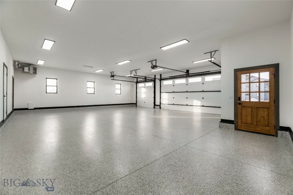 16 Tight Loop Drive, Bozeman MT 59718