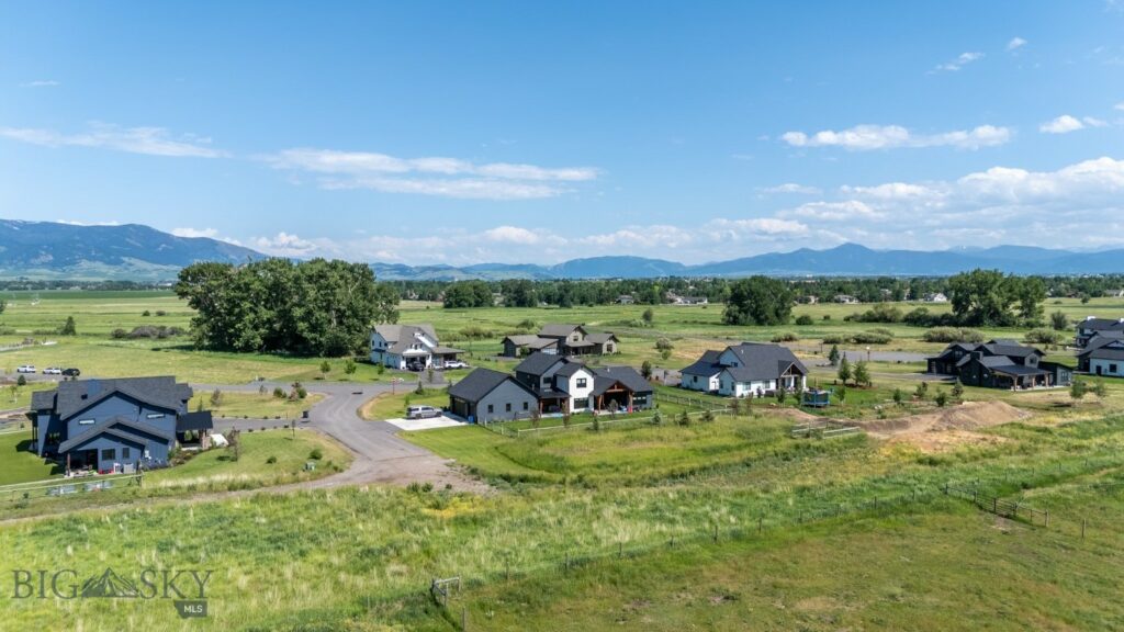 16 Tight Loop Drive, Bozeman MT 59718