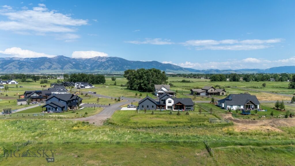 16 Tight Loop Drive, Bozeman MT 59718