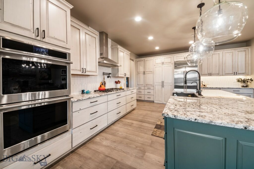 16 Tight Loop Drive, Bozeman MT 59718