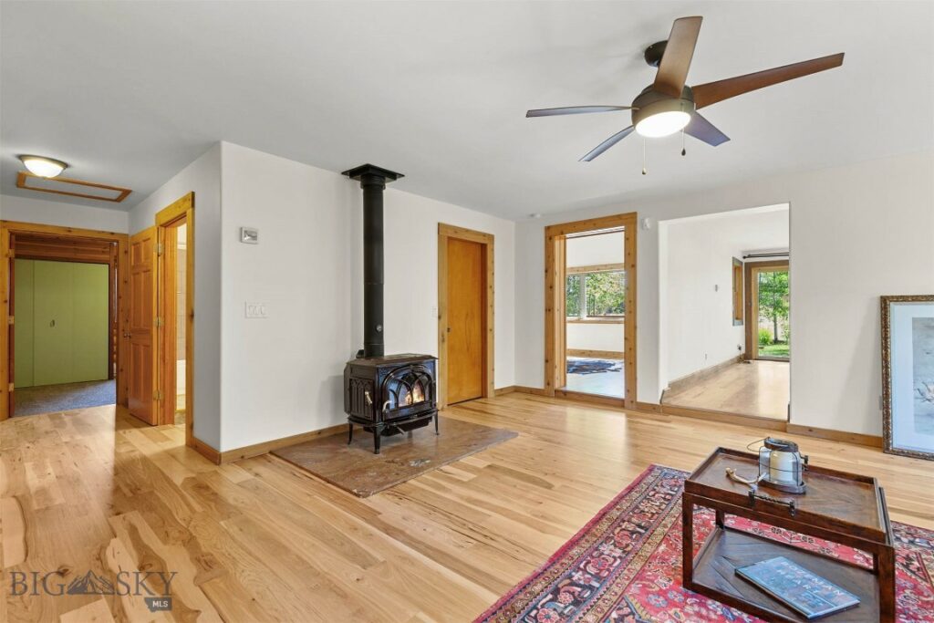 1733 W Cameron Bridge Road, Bozeman MT 59718
