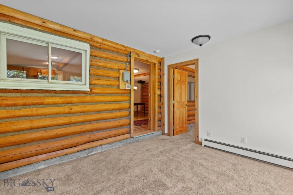 1733 W Cameron Bridge Road, Bozeman MT 59718