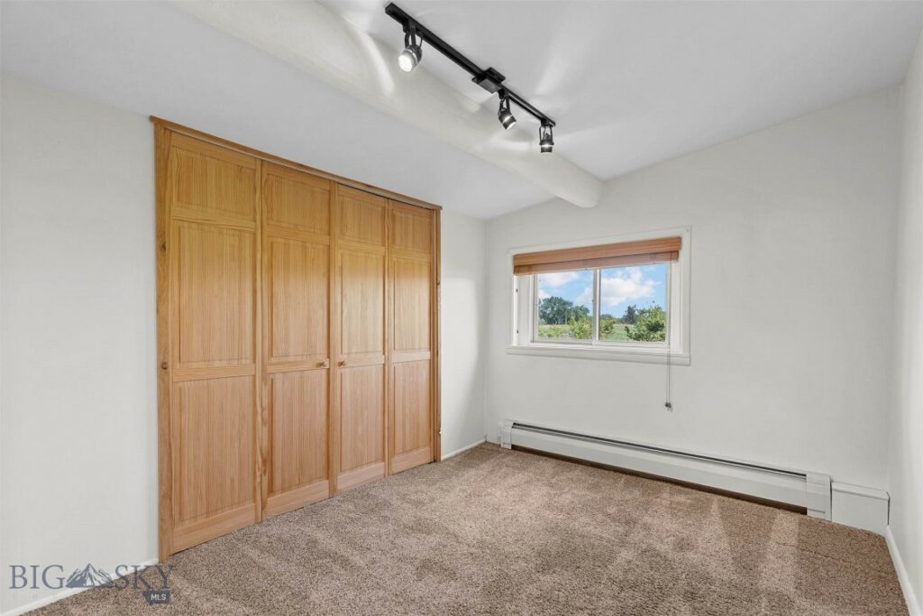 1733 W Cameron Bridge Road, Bozeman MT 59718