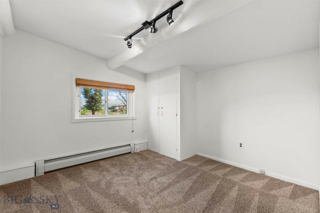 1733 W Cameron Bridge Road, Bozeman MT 59718