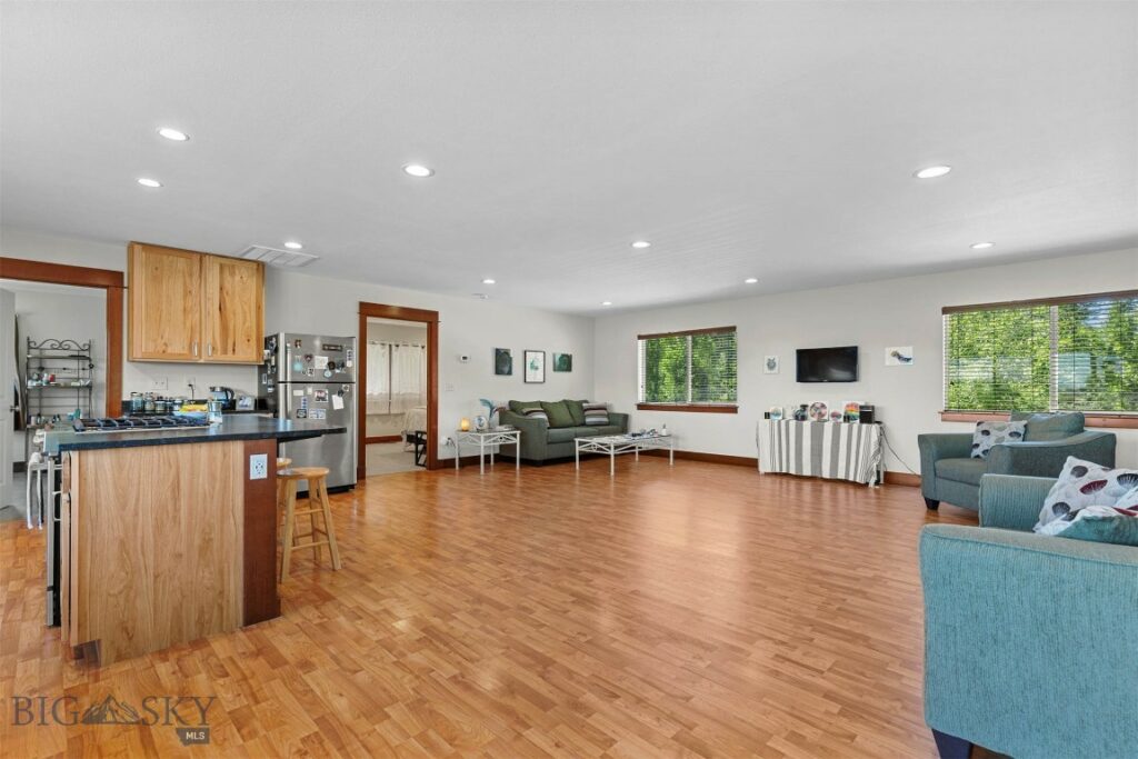 1733 W Cameron Bridge Road, Bozeman MT 59718