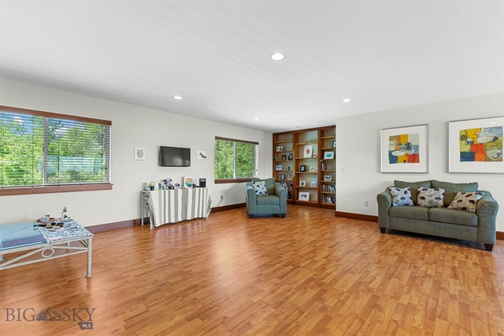 1733 W Cameron Bridge Road, Bozeman MT 59718