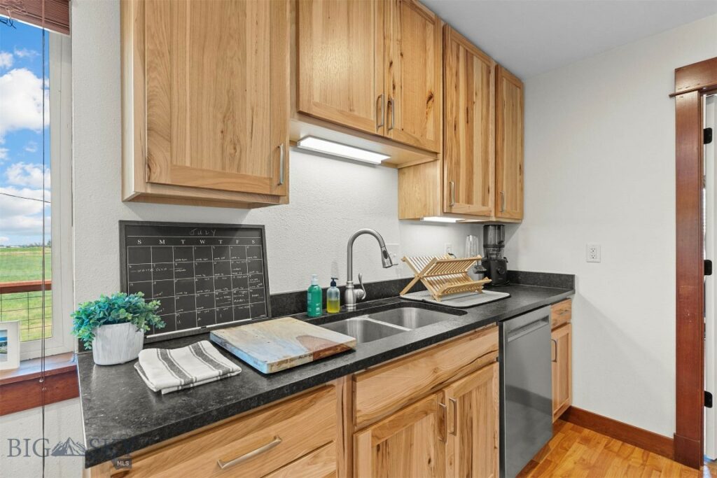 1733 W Cameron Bridge Road, Bozeman MT 59718