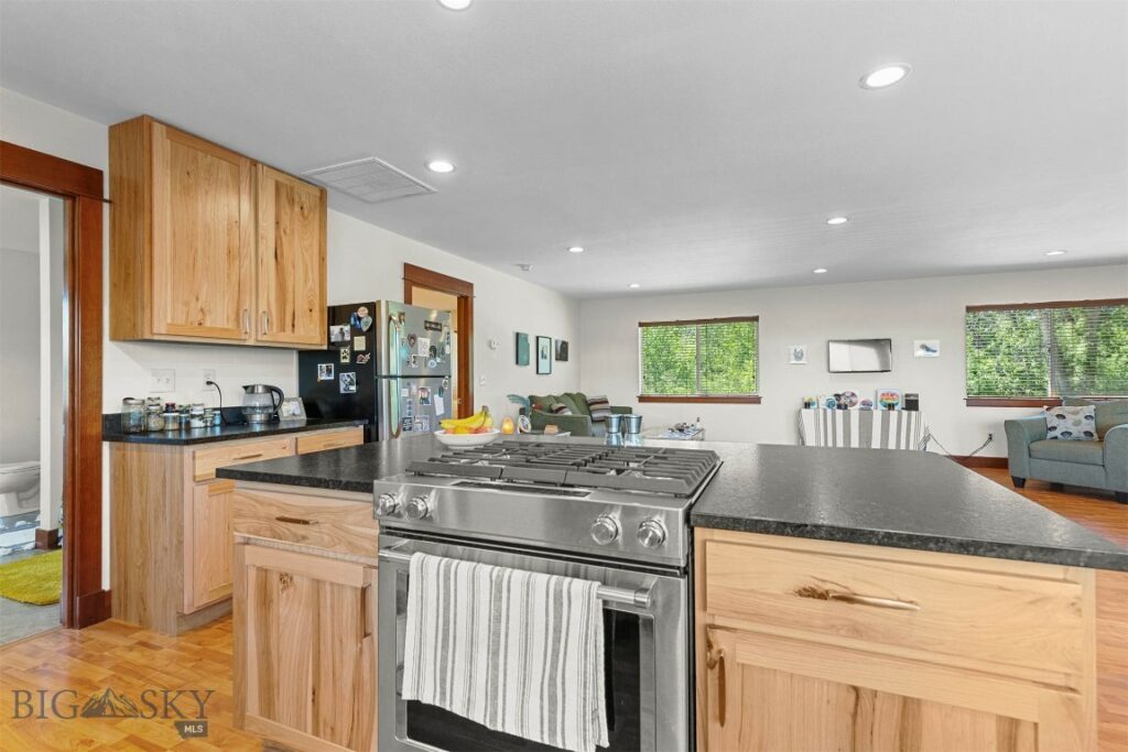 1733 W Cameron Bridge Road, Bozeman MT 59718