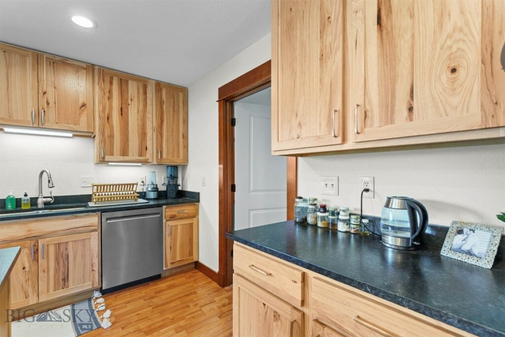 1733 W Cameron Bridge Road, Bozeman MT 59718